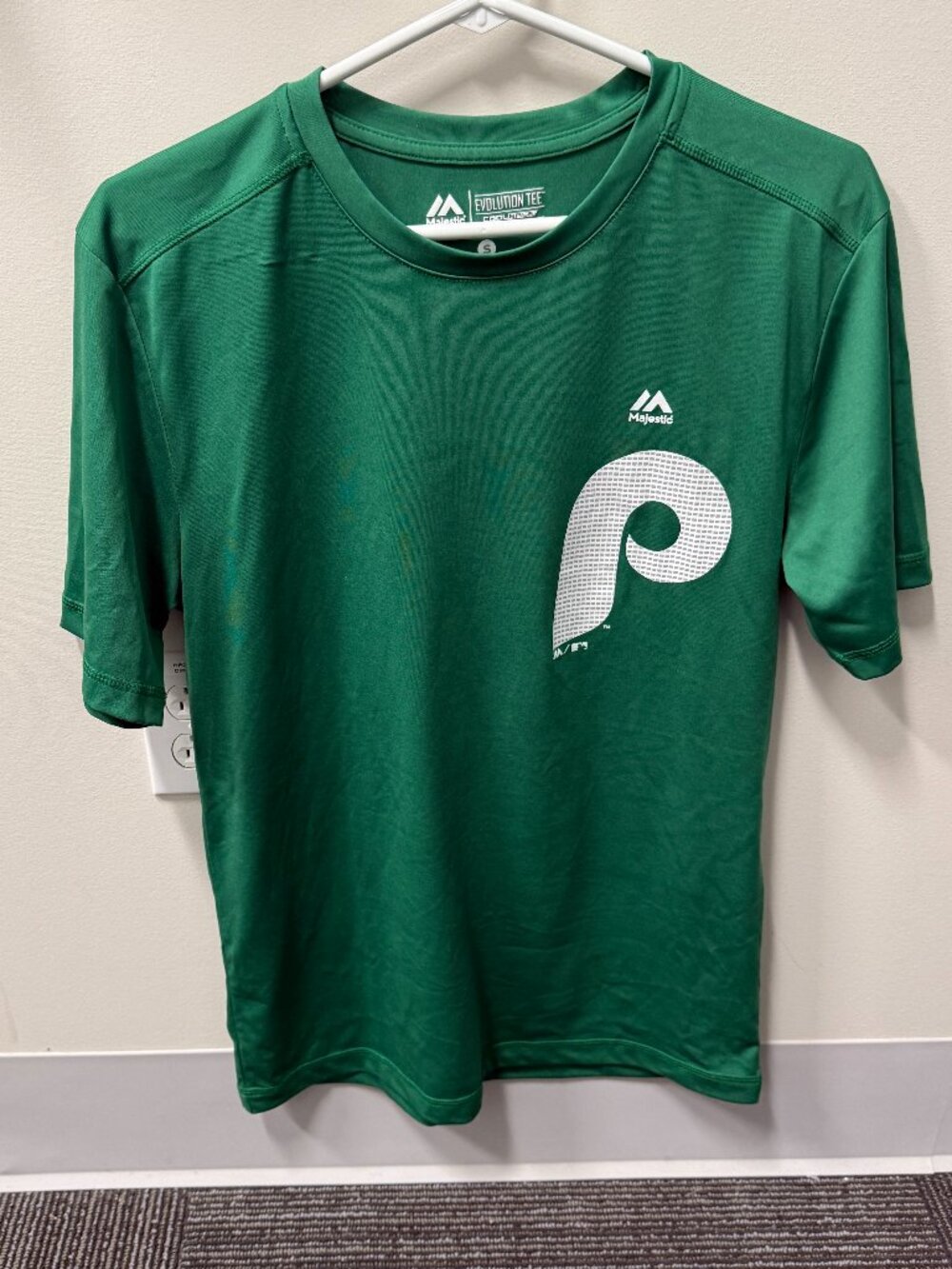 Majestic Retro Philadelphia Phillies St Patrick's Day Short-Sleeve Tee - Small